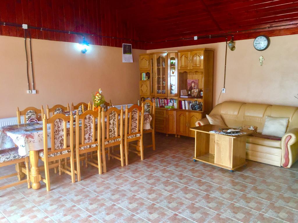 Vila La Izvor Petresti Exterior photo