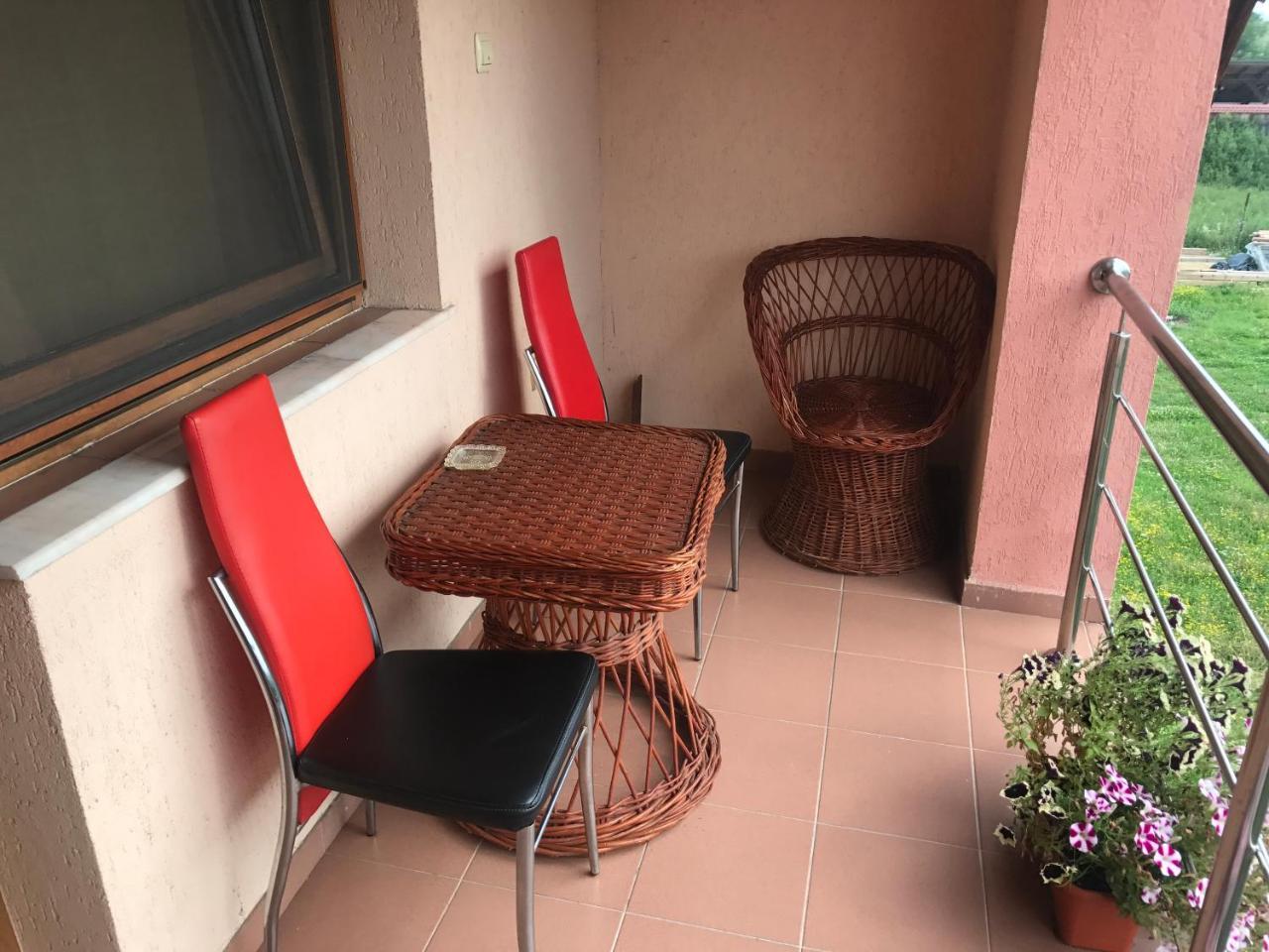 Vila La Izvor Petresti Exterior photo